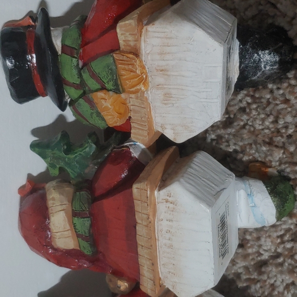 FOUR Christmas holiday figurines. Santa Claus Snowman stocking shelf decorations - Picture 16 of 16